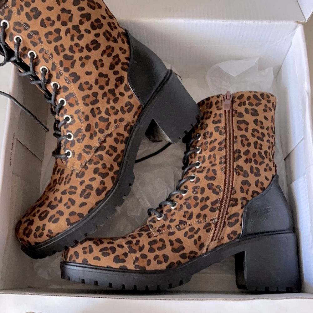 Olivia Miller Leopard booties. Size 7.